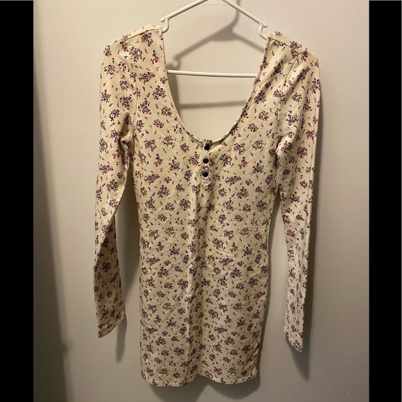 Roxy Dresses & Skirts - Roxy Fitted Cream floral long sleeve dress size S